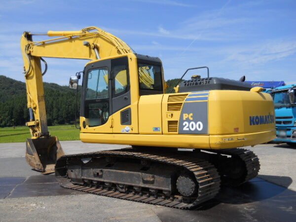 PC200-8N1