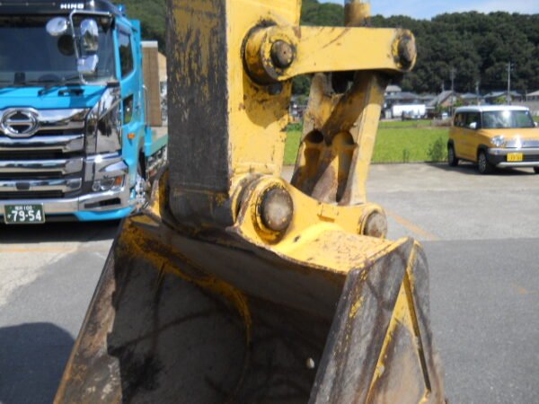 PC200-8N1