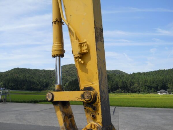 PC200-8N1