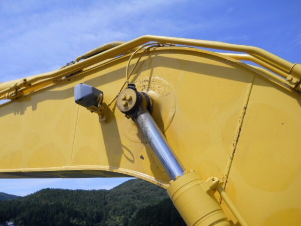 PC200-8N1