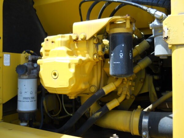PC200-8N1