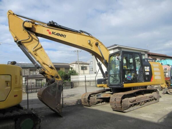 IMG_0429 CAT 320E