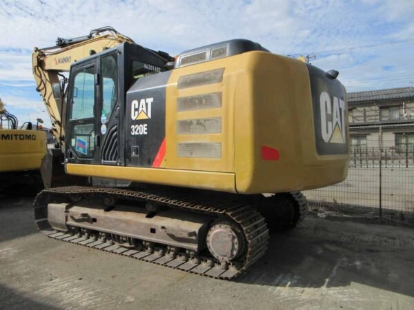 IMG_0430 CAT 320E
