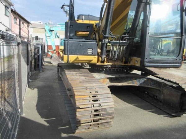 IMG_0432 CAT 320E