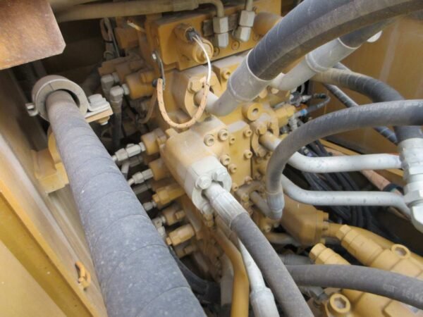IMG_0461 CAT 320E