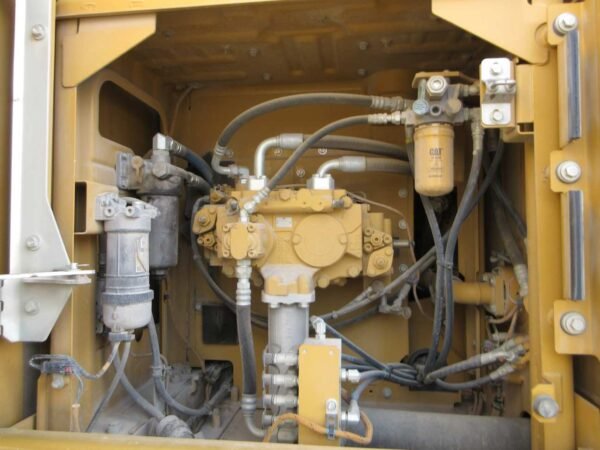 IMG_0467 CAT 320E
