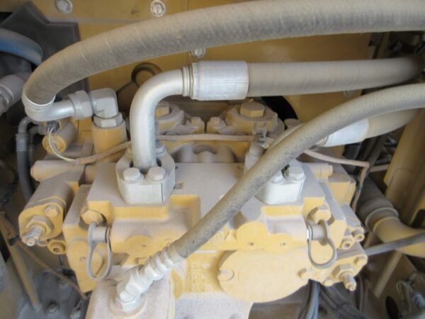 IMG_0470 CAT 320E